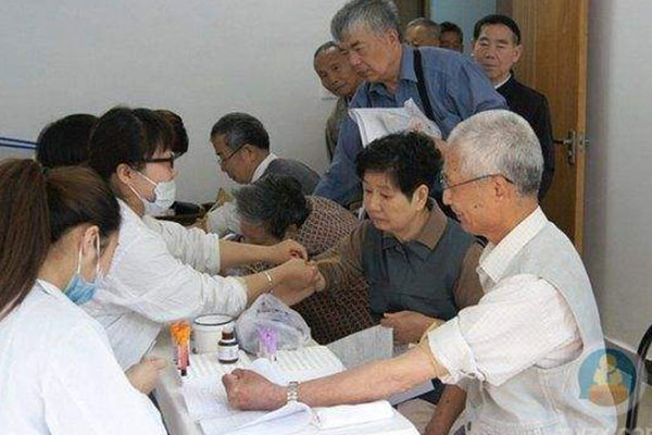 健康一體機通過主控板將數據傳遞 健康一體機通過主控板將數據傳遞